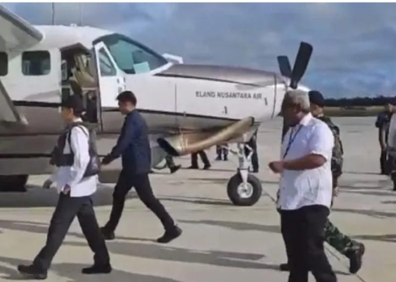 Teror Organisasi Papua Merdeka (OPM) terhadap pilot pembawa Menteri Pertahanan Sjafrie Sjamsoeddin dan Menteri Keuangan Sri Mulyani ke Nduga, Papua Pegunungan. (Foto:  Istimewa)
