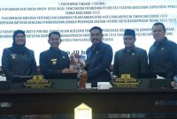 Wali Kota Banjarmasin, HM Yamin sepakati kegiatan bersama DPRD Kota Banjarmasin.