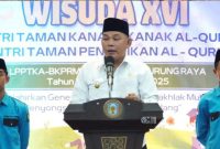 Wabup Mura Rahmanto Muhiddin lantik pengurus BKPRMI Kab Murung Raya (foto : Diskominfo)