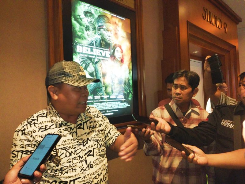 Ketua Umum DPP FKPWK, H. Rachmad Fadillah, S.H saat diwawancarai awak media usai nobar film Believe bersama (Foto Istimewa)