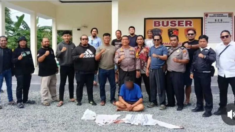 Pelaku penganiayaan pembunuhan di Mantuil Banjarmasin bernama M Samson alias Isun diamankan Tim Gabungan Kepolisian, Selasa (1/7/2025). (foto: istimewa)