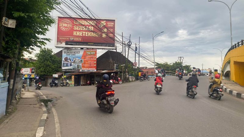 Reklame di Simpang Antasan Kecil Barat, Banjarmasin Barat.