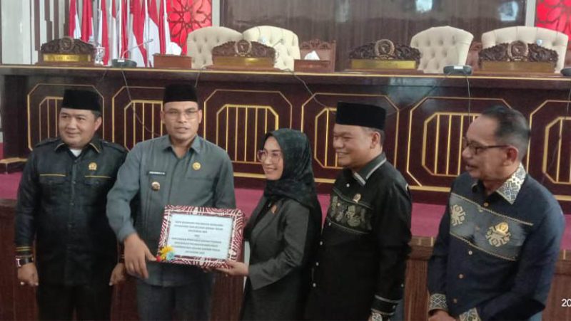 Wakil Bupati Kotabaru, Syairi Mukhlis bersama DPRD Kabupaten Kotabaru.