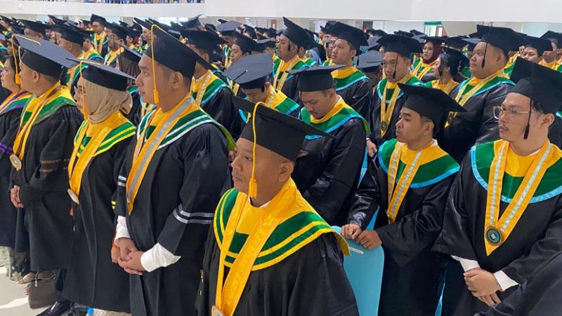 wisudawan wisudawati Uniska
