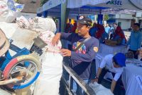 Banjarmasin Warnai Hari Lingkungan Dengan Aksi Tukar Sampah Dengan Sembako
