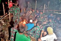 Ngopi Bareng TNI Manunggal Bersama Warga Kuin Kacil