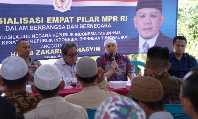 Habib Zakaria Bahasyim Sosialisasikan 4 Pilar Kebangsaan di Desa Manarap Baru