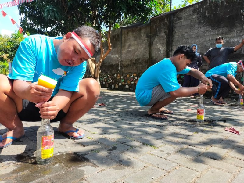 libur pada 18 Agustus diharapkan dapat diisi masyarakat dengan perlombaan perlombaan yang meningkatkan semangat dan optimisme bangsa
