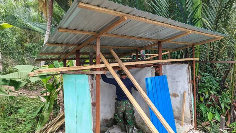 TMMD ke-125 Sasar Peningkatan Sanitasi, TNI Ajak Warga Kuin Kacil Beralih ke MCK Yang Layak