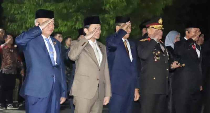 Gubernur dan Wagub Kalsel Ikuti Malam Renungan Suci HUT RI ke-80 di TMP Bumi Kencana