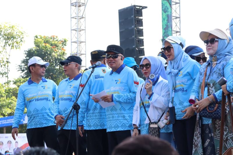 Fun Walk Harjad ke-75 Kalsel dan HUT ke-80 RI Dilepas Gubernur Kalsel Haji Muhidin