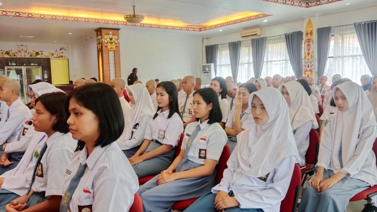 Wabup Rahmanto saat membuka pemusatan latihan 59 calon Paskibraka. (foto: Maya)
