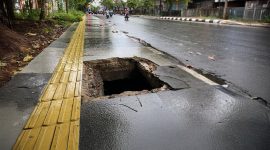 Tutup Drainase Jalan RE Martadinata Dicuri