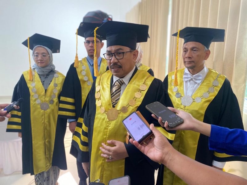 Rektor Uniska, Assoc Prof M Zainul