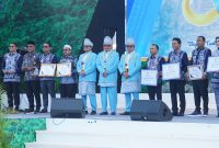 Banjarmasin Raih Dua Penghargaan di Puncak Hari Jadi ke-75