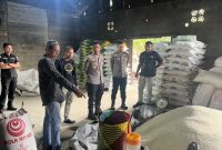 Kapolres HST, AKBP Jupri Tampubolon memimpin langsung penggerebekan m Rabu (20/8/2025) Foto Istimewa