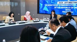 Menteri Komunikasi dan Digital Meutya Hafid saat menerima Deputi Director Prospera Della Temenggung di Kantor Kementerian Komdigi, Jakarta Pusat, mengatakan kolaborasi ini menargetkan kontribusi ekonomi digital sebesar 19 persen terhadap Produk Domestik Bruto (PDB) Indonesia pada 2045. Foto: Dok Kemkomdigi