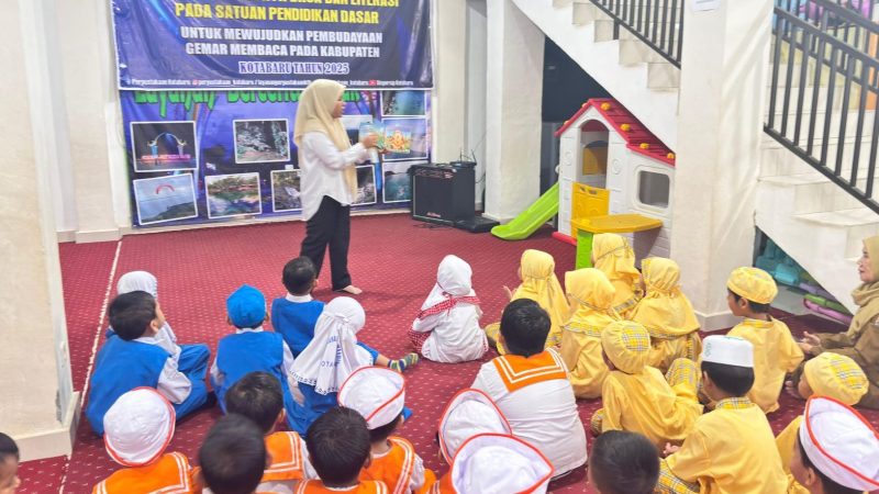 Dinas Perpustakaan dan Kearsipan Kabupaten Kotabaru kembali menggelar kegiatan mendongeng