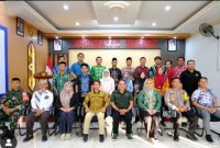 Wabup Rahmanto Muhiddin bersama panitia STQ (foto: Diskominfo)