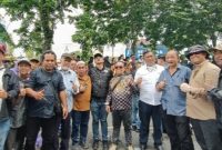 Para aktivis senior di Kalsel diantaranya H. Akhmat Husaini SH (KAKI Kalsel), H. Din Jaya (Forpeban), Rolly Irawan (Pemuda Islam), H. Udin Palui.
Dan Aliansyah aktivis antikorupsi yang sering disapa si Raja Demo Banua (Lima dari kiri /peci putih )  Foto  Istimewa 
