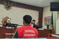 Terdakwa Rendy Aditya Utama saat menjalani proses persidangan di PN Banjarmasin.(Foto Istimewa)