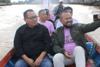 Ketum SMSI Firdaus beserta rombongan menjelajahi sungai di Kota Banjarmasin (F/Sukmahid)