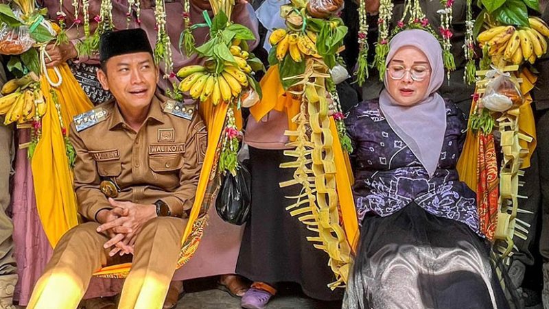 Walikota Banjarmasin H Muhammad Yamin HR, yang hadir bersama Ketua TP PKK Kota Banjarmasin, Hj Neli Listriani