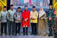Waket Ketua I Dina Maulidah foto bersama dengan Bupati dan Wabup Mura (foto: istimewa)