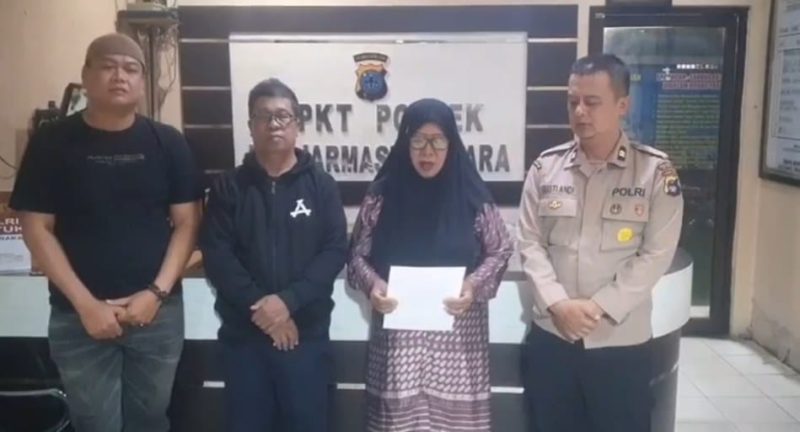Tangkapan layar video klarifikasi di WhatsApp, Alfian (nomor 2 dari kiri)