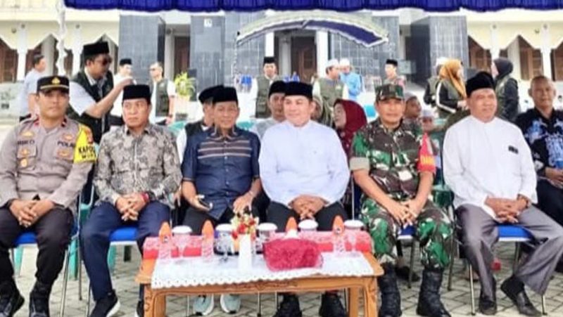 Ketua DPRD Mura Rumiadi saat menghadiri pelepasan pawai Tahun Baru Islam 1447 H (foto: istimewa)