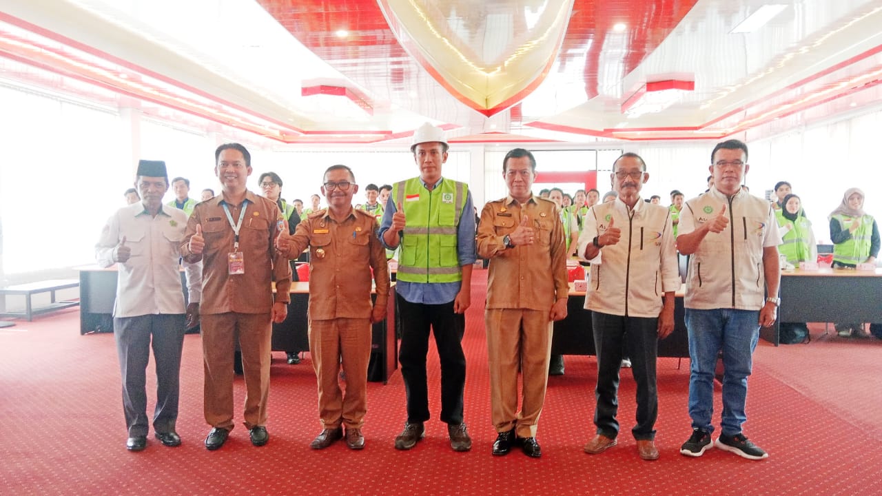 Pembukaan bimtek dan sertifikasi konstruksi dan K3 dinas PUPR ( foto:Maya)