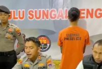 Polres Hulu Sungai Tengah merilis kronologi kasus pria mabuk banting bayi hingga tewas di Desa Gambah, Barabai, Rabu (24/9/2025). (Foto: Istimewa)