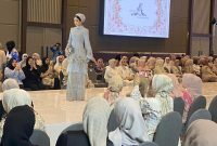 Kain sasirangan jadi daya tarik oleh desainer Nasional Ayu Dyah Andari