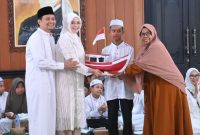 Hasnuryadi Sulaiman mengaku terharu saat dirinya menerima hadiah istimewa sebuah mainan Kapal Kayu