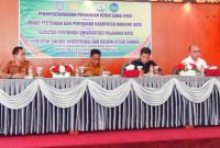 Ketua DPRD Rumiadi saat menghadiri penandatanganan PKS survei investigasi dan desain (SID) cetak sawah dengan Fakultas Pertanian Universitas Palangkaraya, di gedung Cahai Ondhu Tingang, Senin (14/07/2025). (foto: Maya)