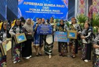 Ketua Pokja PAUD Mura Dina Maulidah bersama Bunda PAUD tingkat kecamatan dan desa Kab. Murung Raya (foto: istimewa)