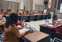 Rakor evaluasi peraturan daerah tentang pajak daerah dan retribusi daerah di aula kantor insfektorat (foto: Maya)