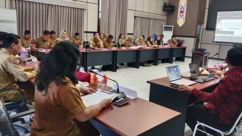 Rakor evaluasi peraturan daerah tentang pajak daerah dan retribusi daerah di aula kantor insfektorat (foto: Maya)