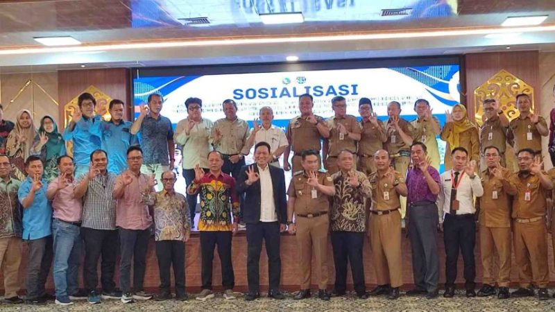 Wakil Bupati Syairi Muklis membuka Acara Sosialisasi Pengendalian Hak Tanah dan ruang si hadiri Dirjen Kementerian ATR / BPN di Aula Kantor Bupati Kotabaru