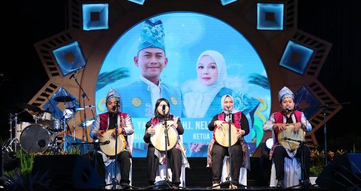 penampilan artis lokal serta talenta banua berprestasi turut mewarnai acara