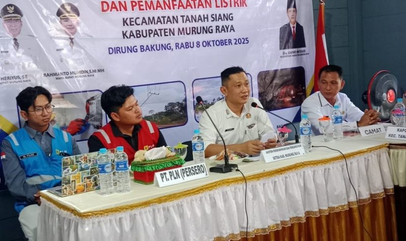 Sosialisasi ketenagalistrikan di Desa Dirung Bakung (foto: Maya)
