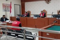 Herman alias Om Jek saat mengikuti proses sidang di PN Banjarmasin (Foto Istimewa)