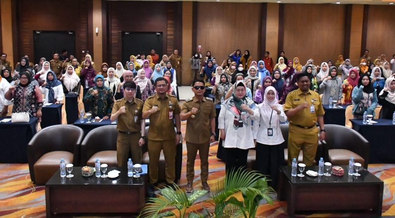 Wali Kota Banjarmasin, Muhammad Yamin HR secara resmi membuka kegiatan Sosialisasi Sistem Informasi Industri Nasional (SIINas) bagi pelaku Industri Kecil Menengah (IKM) Kota Banjarmasin, yang berlangsung di Hotel Aria Barito