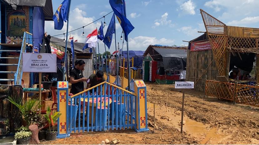 panitia maupun peserta Kemah Karya Bhakti Wisata Karang Taruna (KKBWKT)