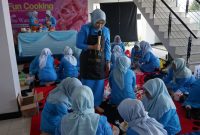 IWABRI) Cabang Kotabaru menggelar kegiatan Fun Cooking