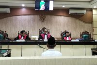 Prof. dr. Zairin saat memberikan keterangan soal kesehatan Anang Syakhfiani kepada majelis hakim di Pengadilan Tipikor Banjarmasin.