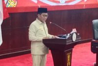 Bupati Heriyus saat menyampaikan sambutannya pada Paripurna penandatanganan persetujuan nota kesepakatan KUA dan PPAS Tahun 2026 (foto: Maya)