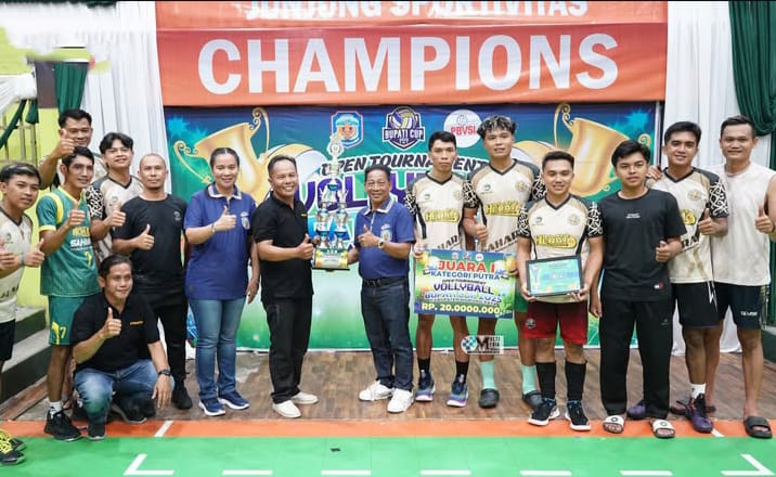 Penutupan Turnamen Volly Ball Bupati Cup Tahun 2025,di Gedung Olahraga (GOR) Tana Malai Tolung Lingu (foto: Diskominfo)