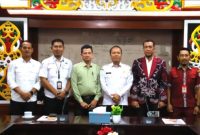 Asisten III Setda Mura Batara saat terima kunjungan dari jajaran STIE Pancasetia Banjarmasin (foto: Diskominfo)
