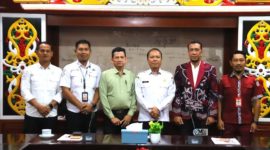 Asisten III Setda Mura Batara saat terima kunjungan dari jajaran STIE Pancasetia Banjarmasin (foto: Diskominfo)